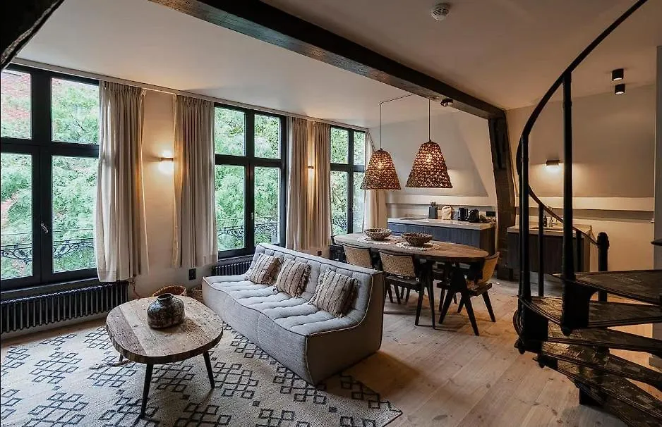 Luxury Apartment In Historic Antwerp ! contacts